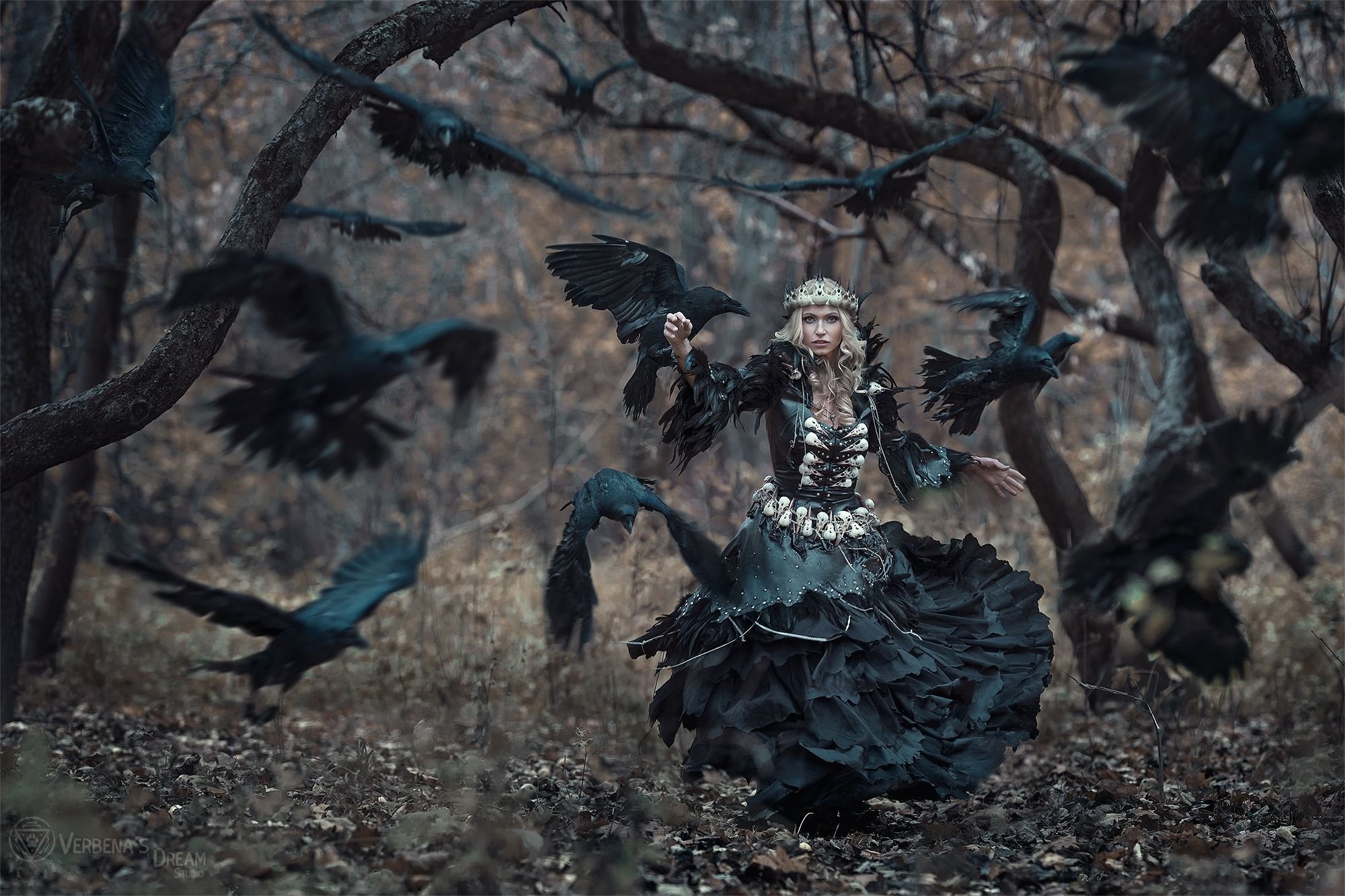 В темных образах мамт. Ведьма Равенна костюм. Фотосессия в стиле ведьмы.